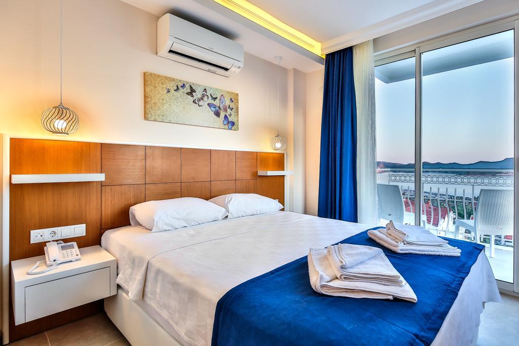Deluxe Double or Twin Room with Sea View,403330779:JPEG